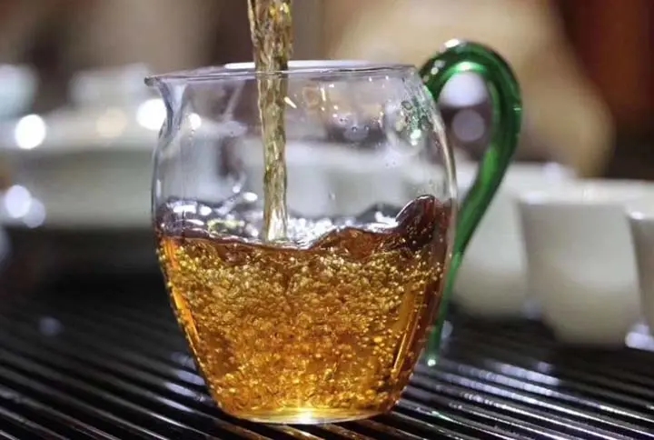 連“喉韻”和“鎖喉”都搞不清楚，就不要說懂普洱茶！