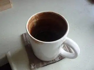 茶垢清潔有妙招，一分鐘讓茶杯光亮如新！