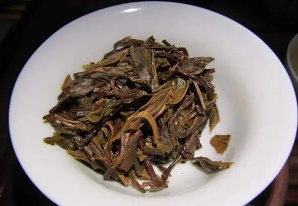為什么普洱茶的葉底會(huì)出現(xiàn)紅梗？