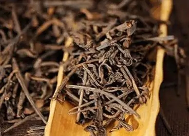 普洱茶的茶梗含量控制在多少算合理？